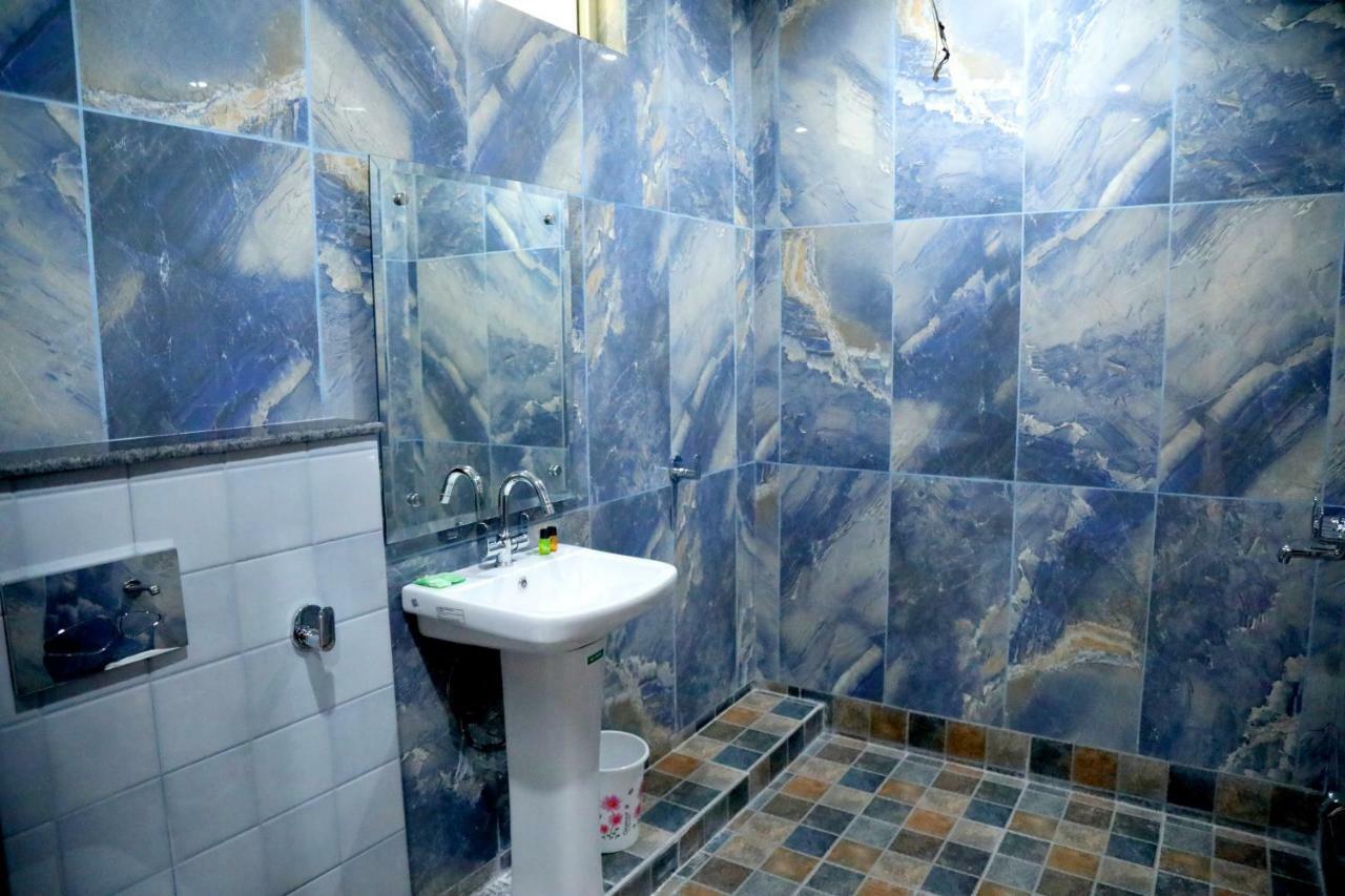 Hotel New Seasons Kālka Екстериор снимка