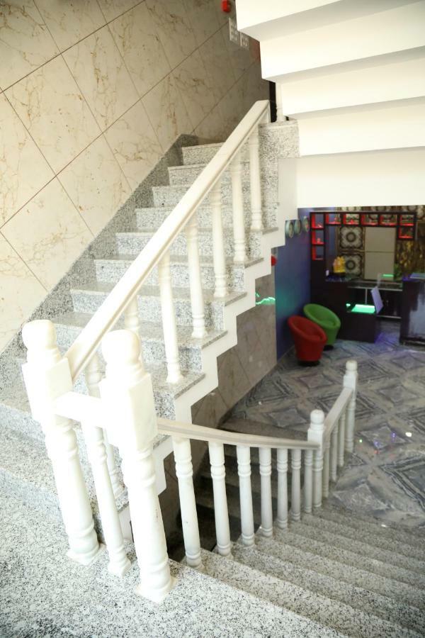 Hotel New Seasons Kālka Екстериор снимка
